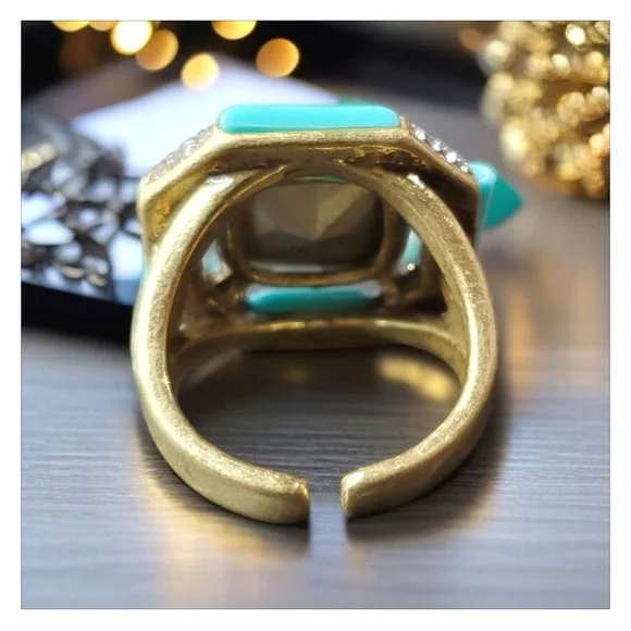 Exquisite Gold Turquoise Enamel Emerald Crystal Chunky Statement Ring - Picture 5 of 5